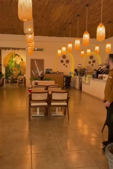 Cafe videosundan kare
